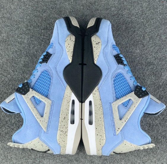 Air Jordan 4 Retro 'University Blue' Sneakers
